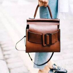 明星包包里都有什么,揭秘明星必备单品