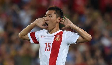 名人上头条足球吴曦,足球场上的明星闪耀时刻