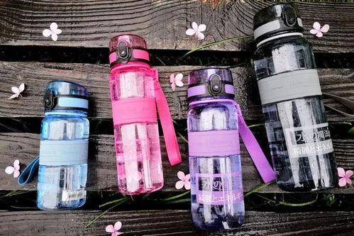 明星同款水杯带吸管,时尚健康生活新选择