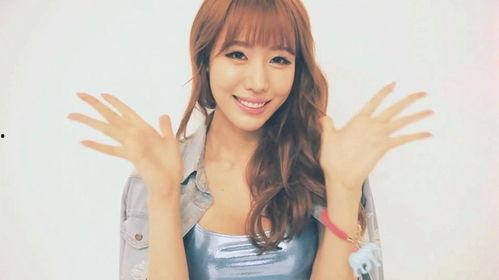 姜恩惠类似女明星,时尚与美貌并存的璀璨星途